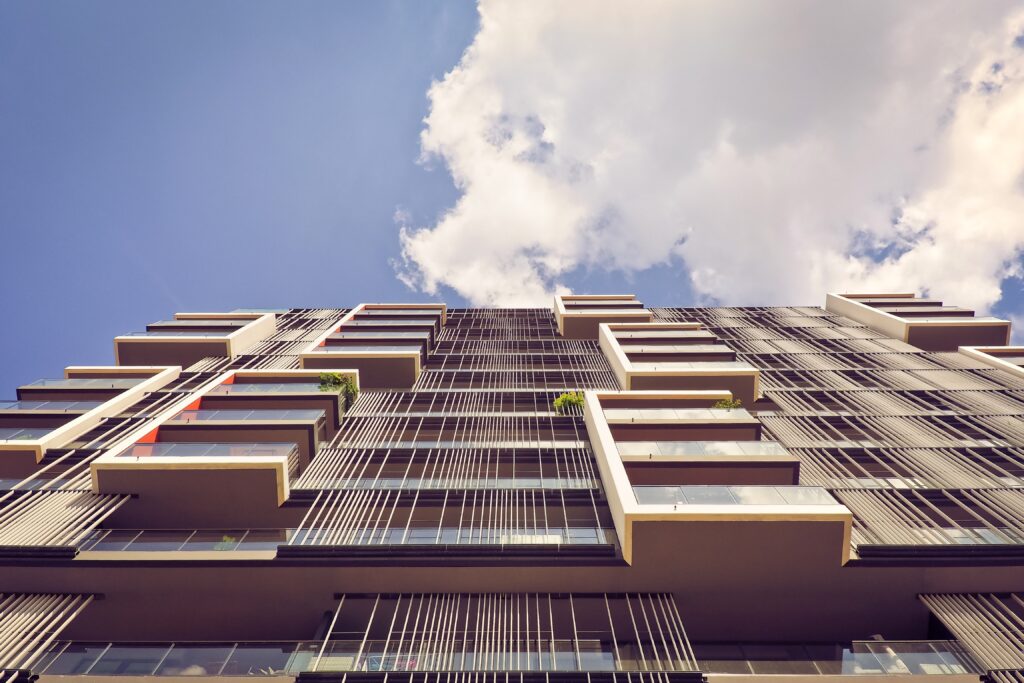 Découvrez pourquoi installer une Gestion Technique du Bâtiment dès maintenant est essentiel pour réduire les coûts énergétiques